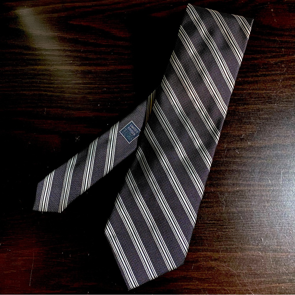 Limited Edition Silver & Black Daniel Cremieux Mens’ Tie